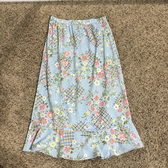 Vintage Floral Skirt - Picture 4 of 5